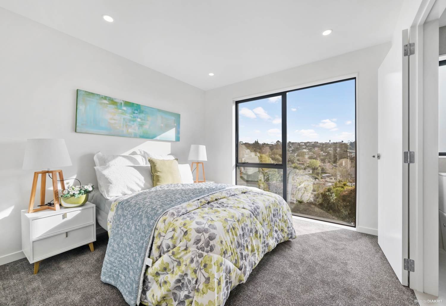 4-Bedroom House with 3.5 Bathrooms in Totara Vale photo
