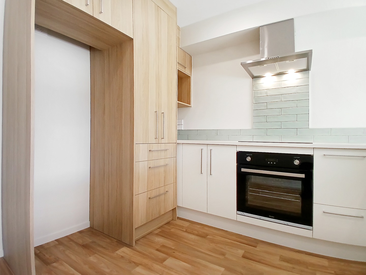 3 Bdrms/ 2 FULL bthms with GARAGE in Mangere Bridge! photo