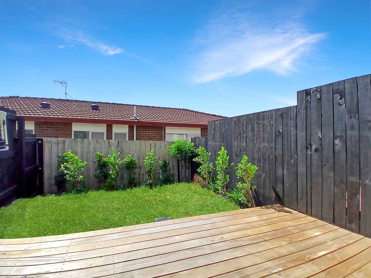3 Bdrms/ 2 FULL bthms with GARAGE in Mangere Bridge! photo