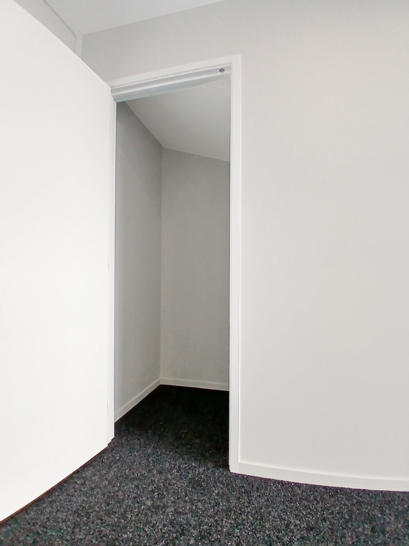 3 Bdrms/ 2 FULL bthms with GARAGE in Mangere Bridge! photo
