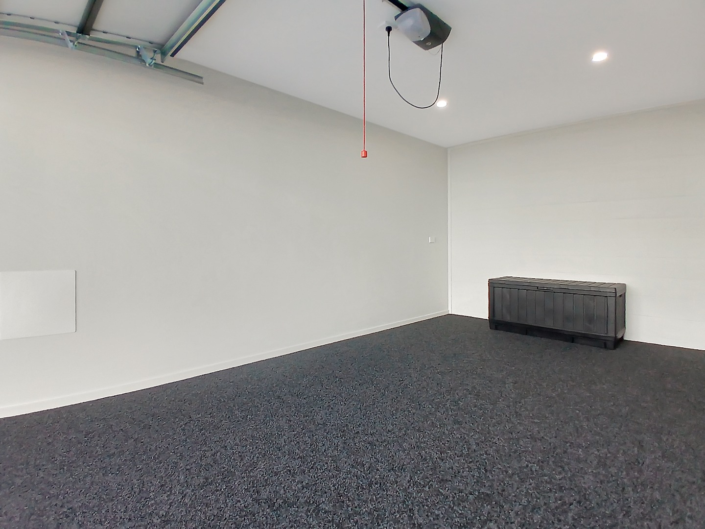 3 Bdrms/ 2 FULL bthms with GARAGE in Mangere Bridge! photo