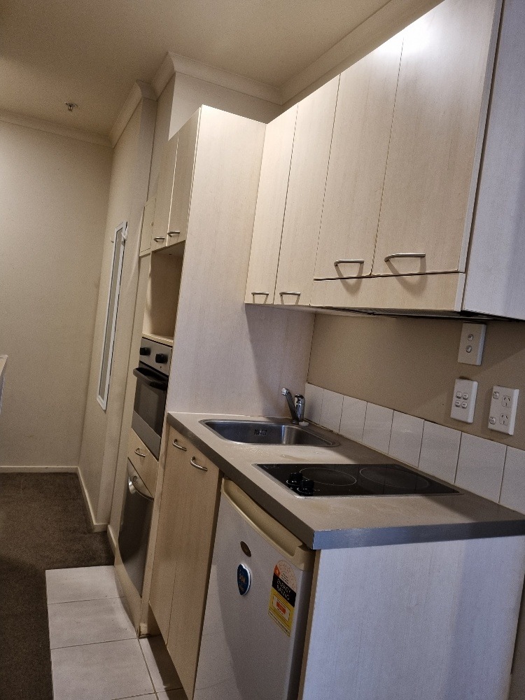 Auckland City - Studio Apartment - Furnished photo