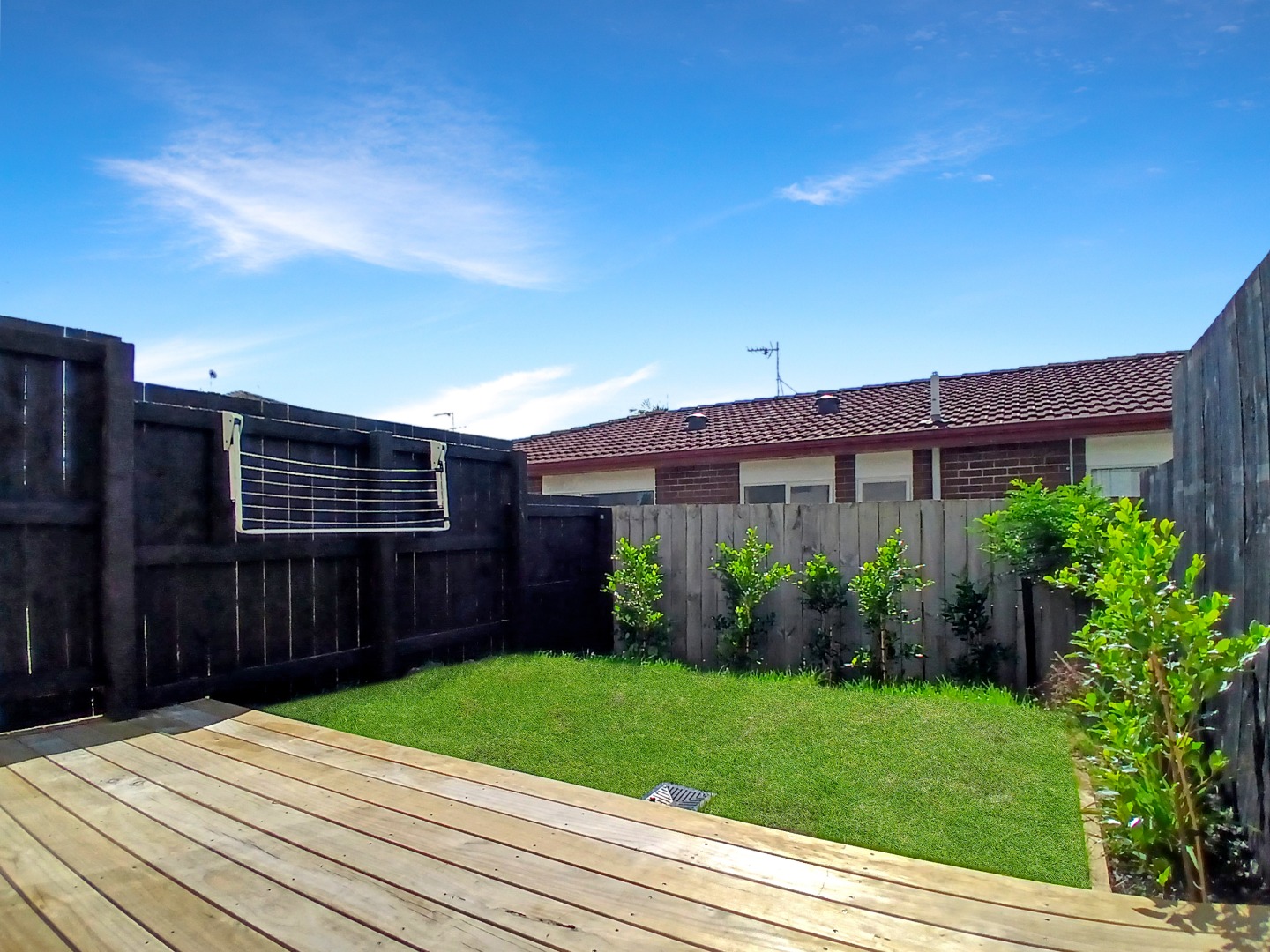 3 Bdrms/ 2 FULL bthms with GARAGE in Mangere Bridge! photo