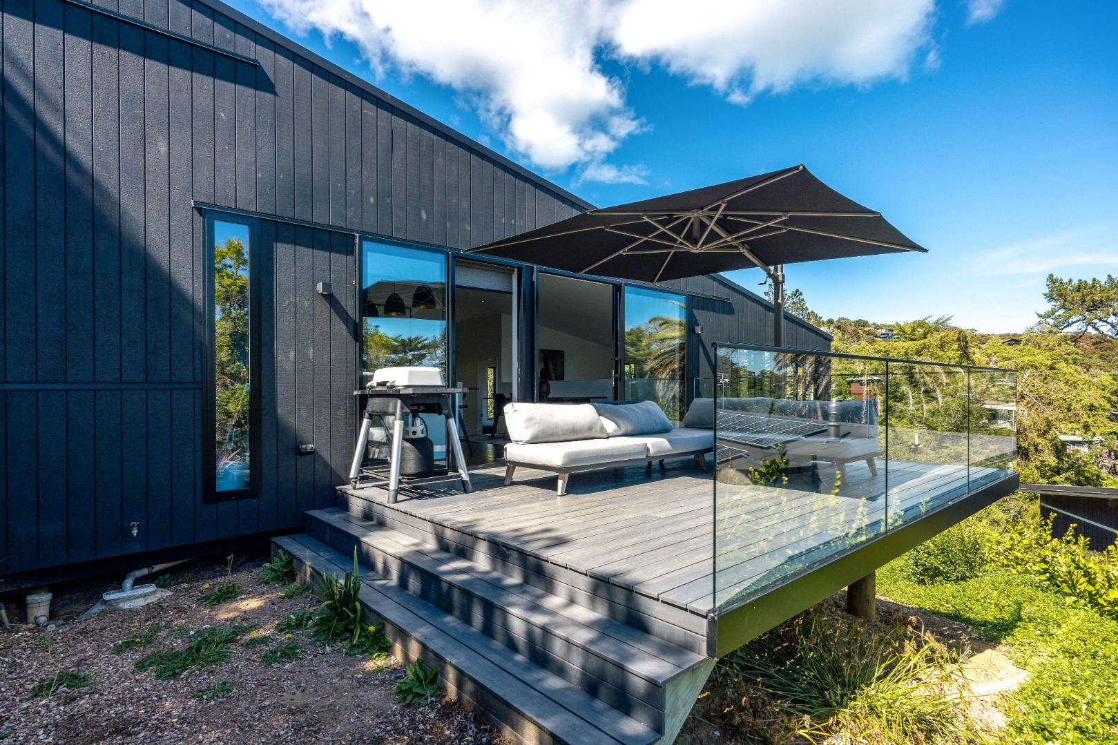 Enclosure Bay Retreat $725 p/w photo