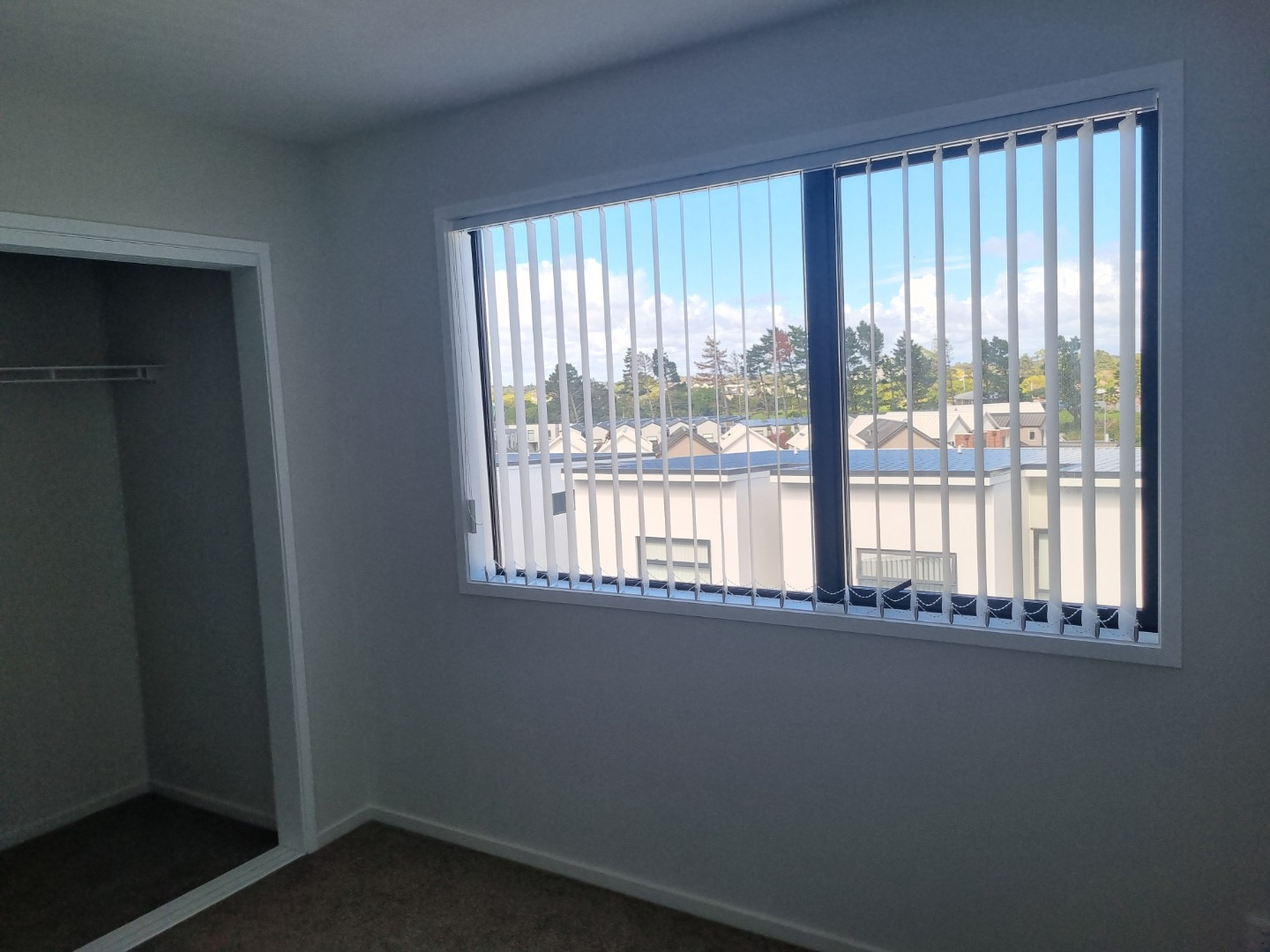 3 Bdrms/ 2 FULL bthms with GARAGE in Mangere Bridge! photo