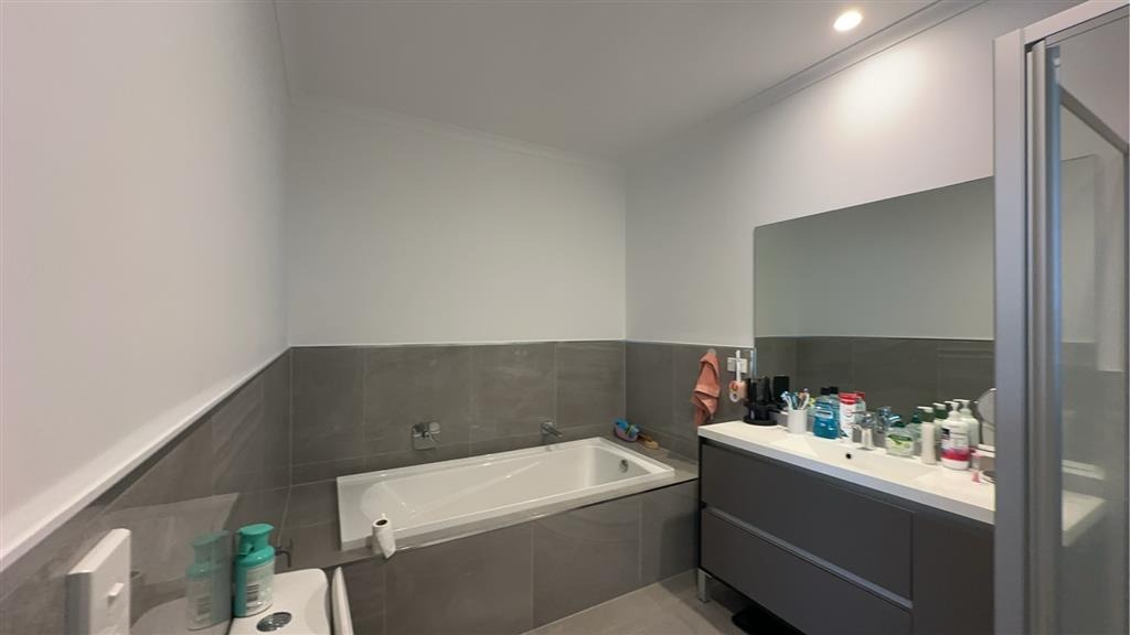 Modern 3-Bedroom Home with 2 Bathrooms in Hobsonville photo