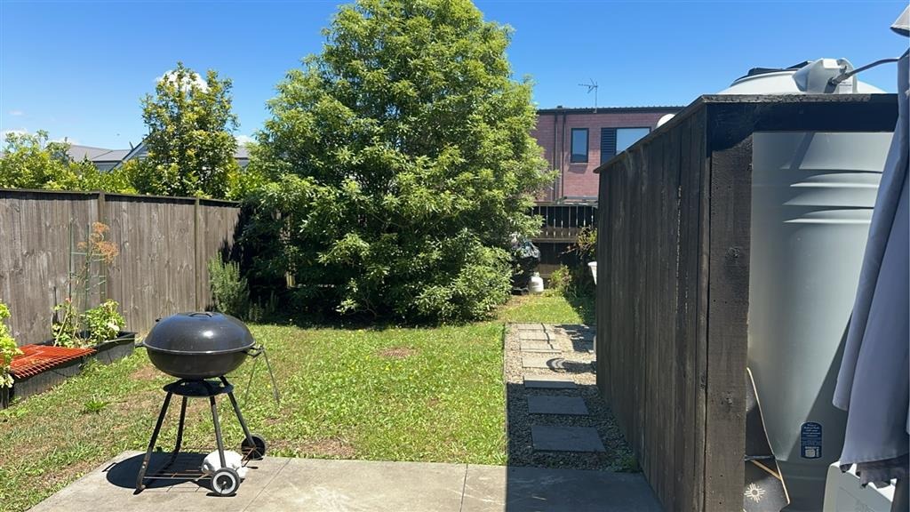 Modern 3-Bedroom Home with 2 Bathrooms in Hobsonville photo