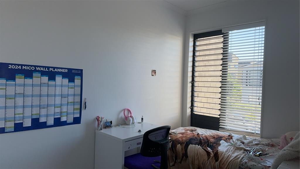 Modern 3-Bedroom Home with 2 Bathrooms in Hobsonville photo