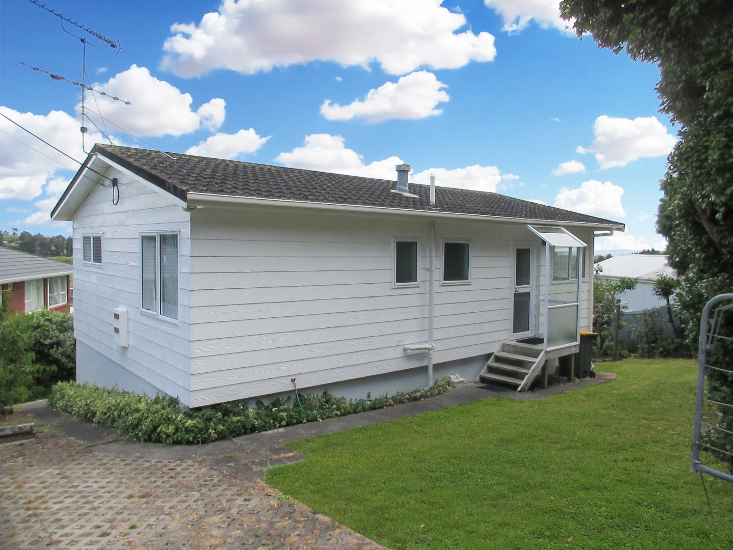 WHERE TOWN MEETS COUNTRY-2 BED-STILLWATER! photo