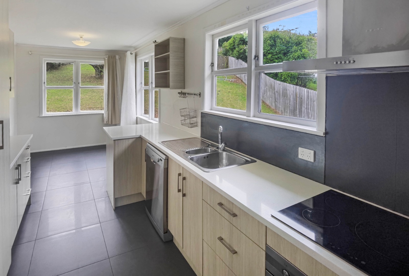 GLENFIELD - 3 Bedroom Family Home photo