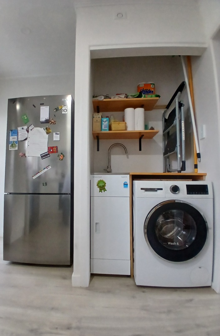 Mount Wellington Two bedroom unit with two carparks! photo