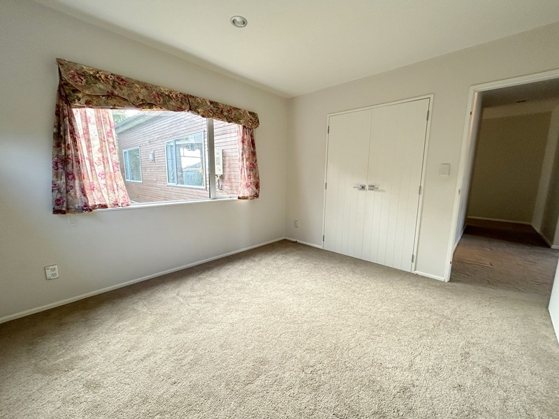 SILVERDALE - 4 Bedroom Family Home photo