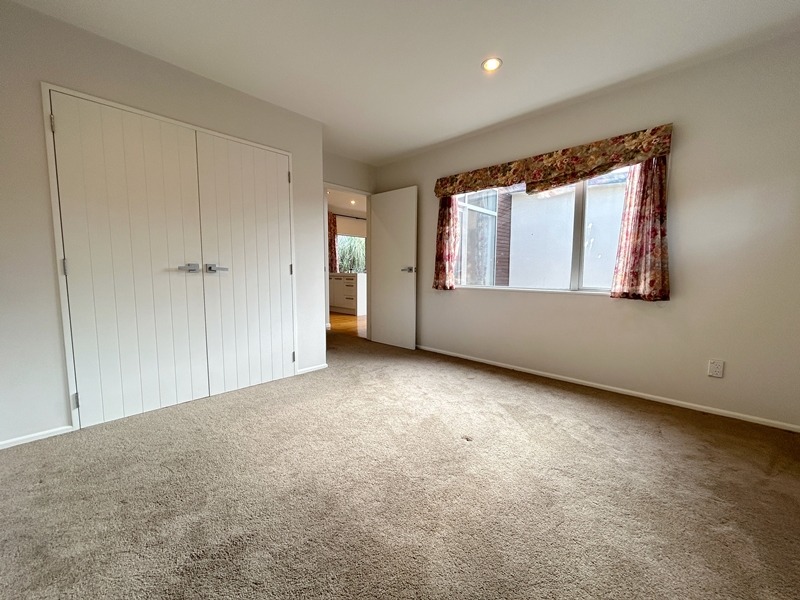 SILVERDALE - 4 Bedroom Family Home photo