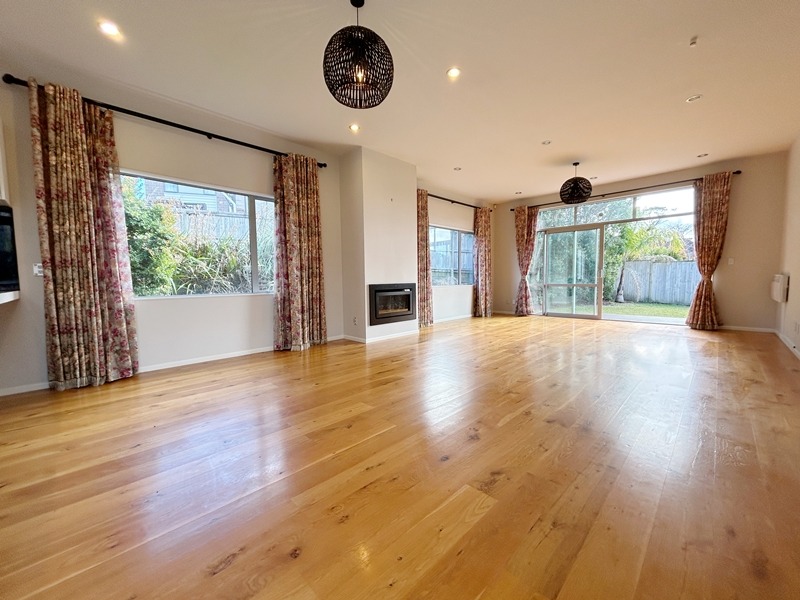 SILVERDALE - 4 Bedroom Family Home photo