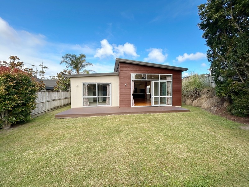 SILVERDALE - 4 Bedroom Family Home photo