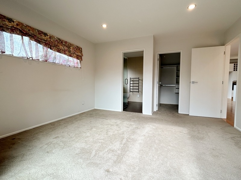 SILVERDALE - 4 Bedroom Family Home photo