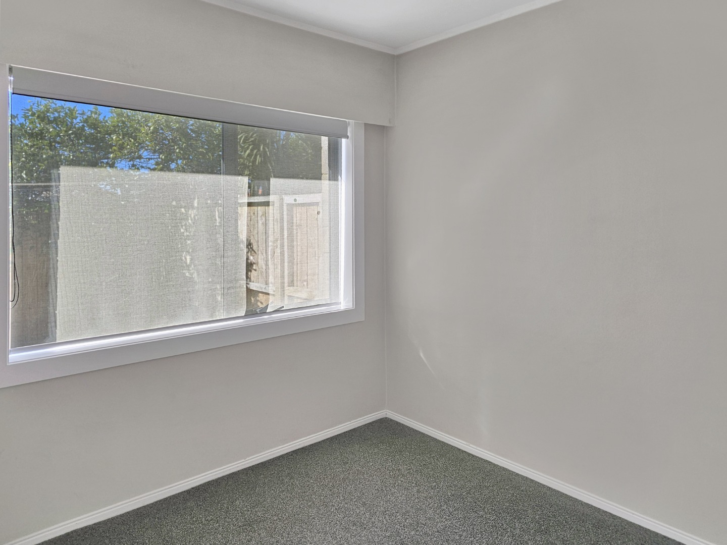 ELLERSLIE - Great Location photo