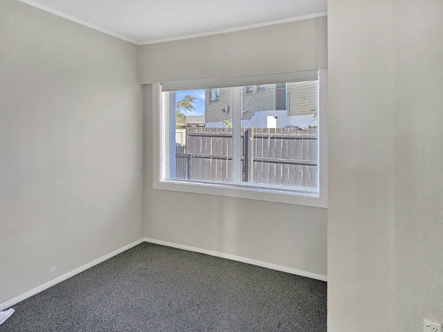 ELLERSLIE - Great Location photo