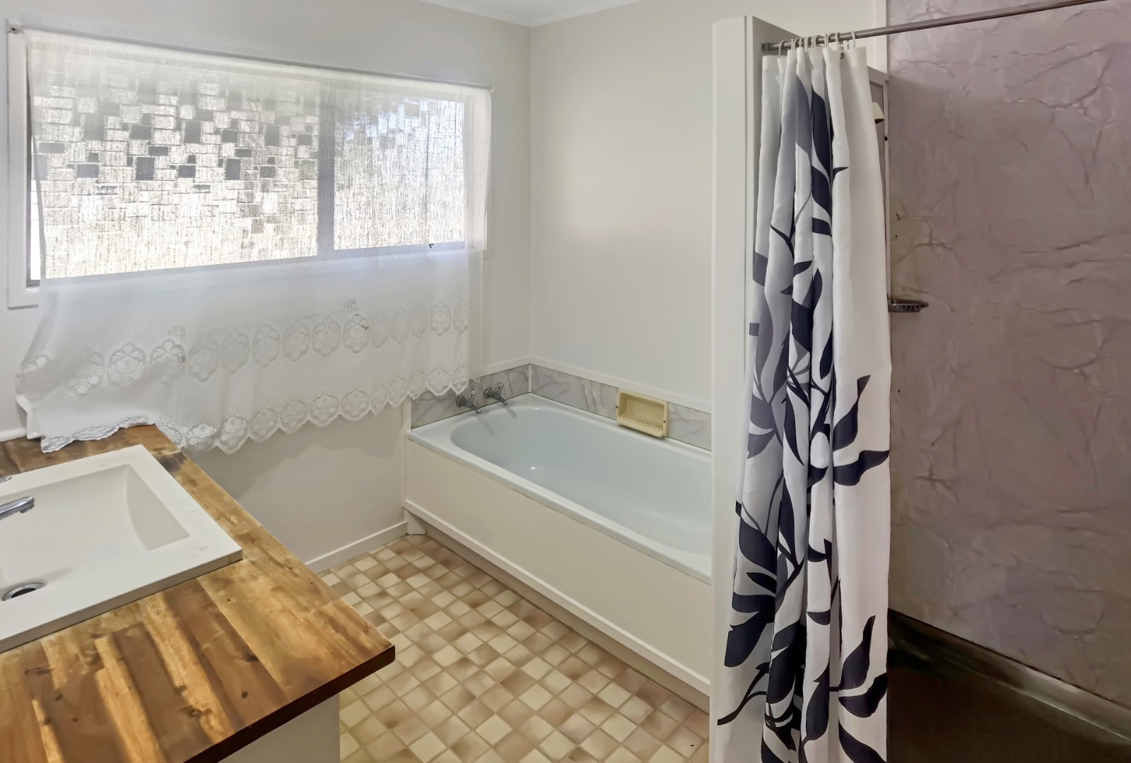 Bucklands Beach - 4 Bedoom Home Zone for Macleans College photo