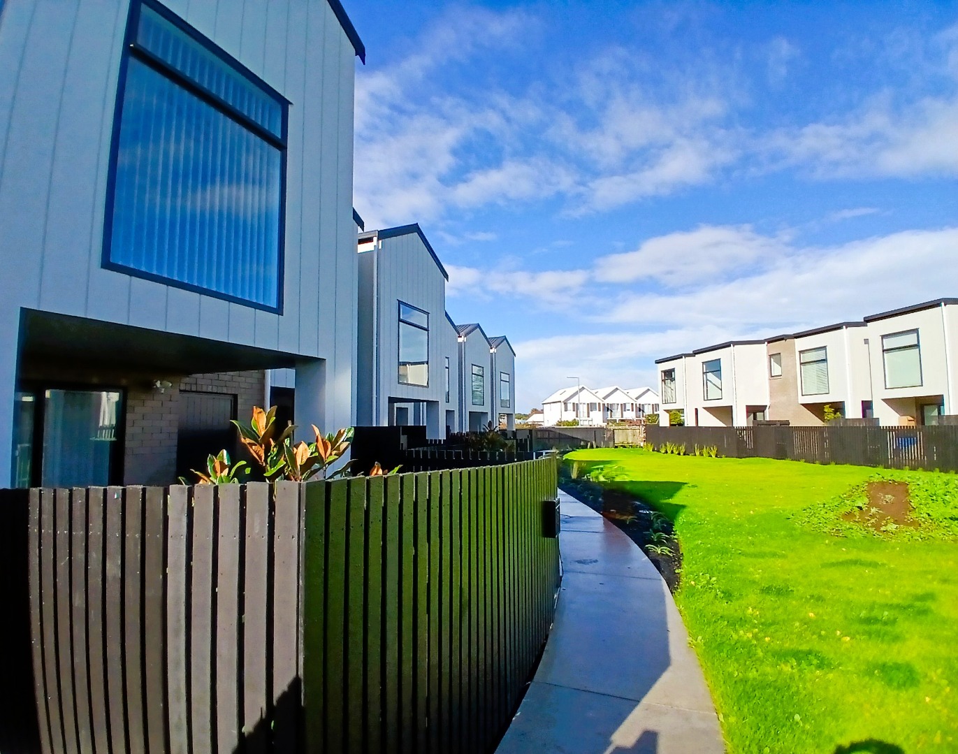 3 Bdrm Townhouse  in Mangere Bridge  photo