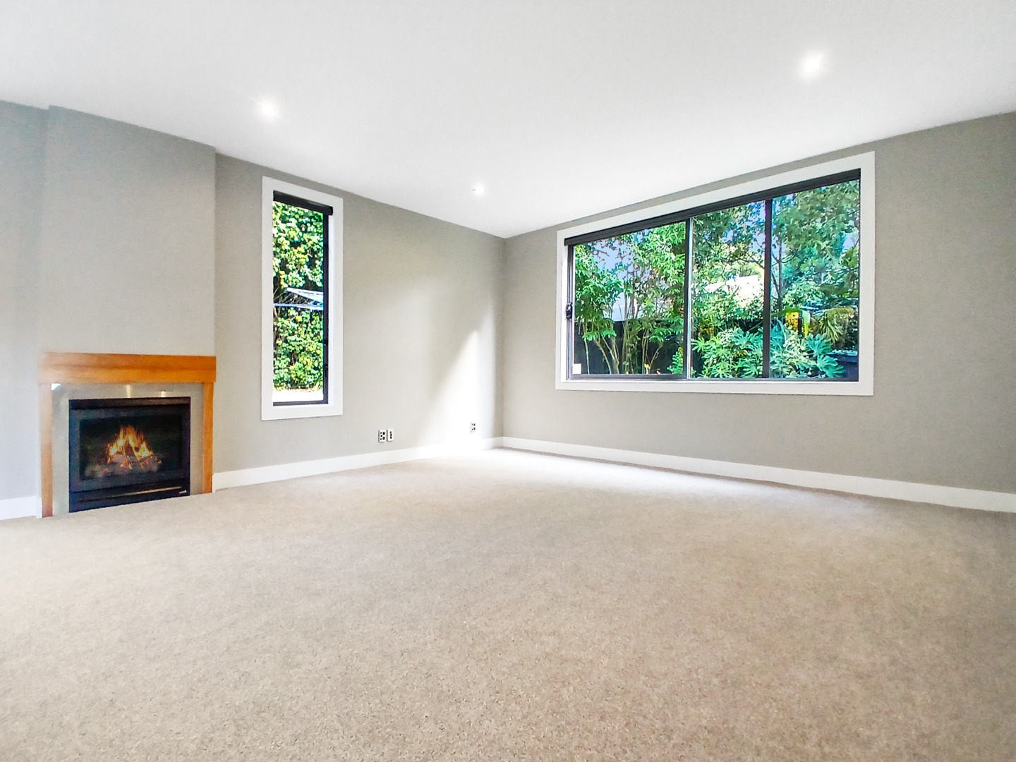 Epsom , Architecturally designed stunning five bedroom four Bathroom Home! photo