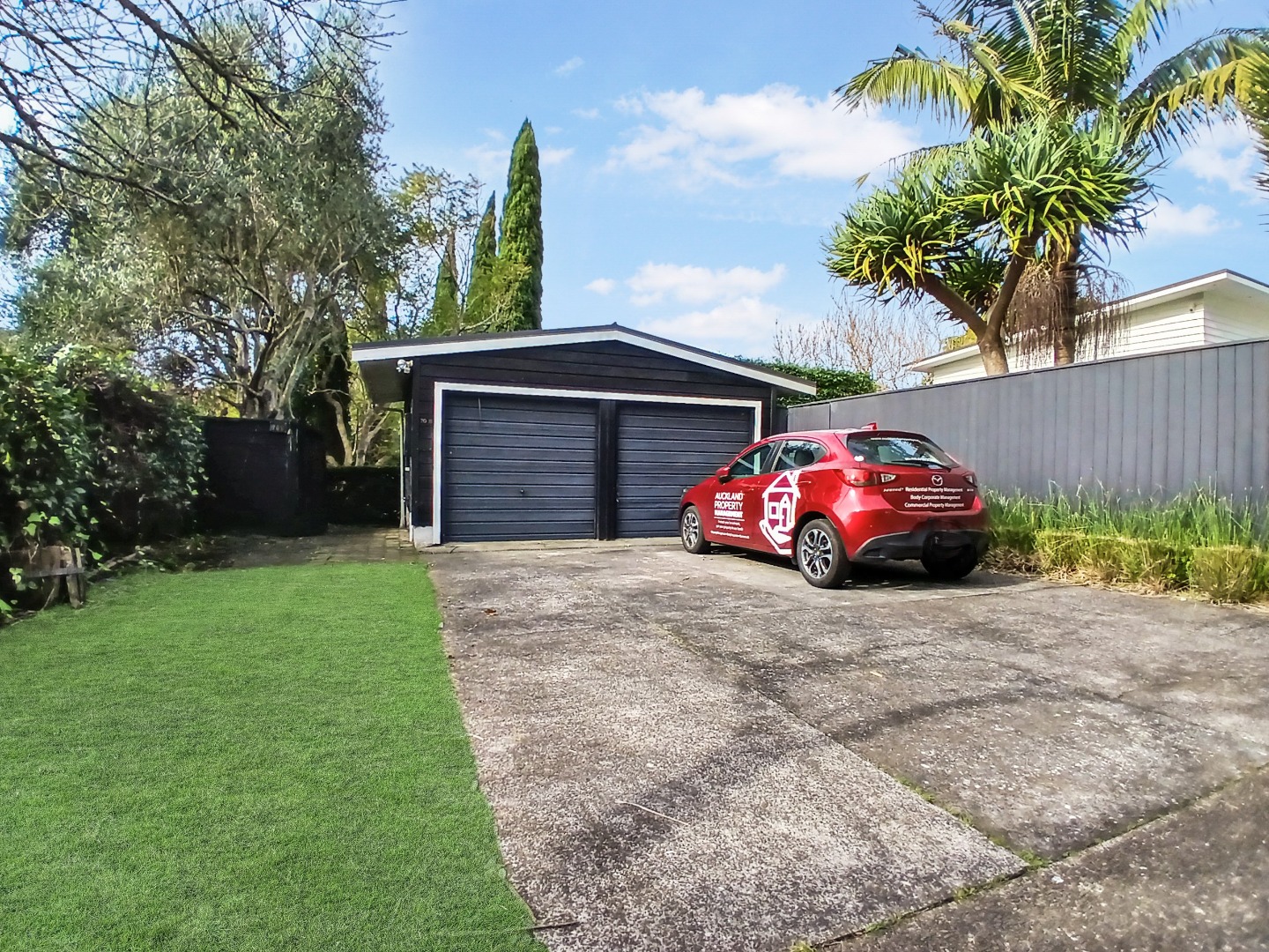  Peacefull four bedroom Mount Eden Home! photo