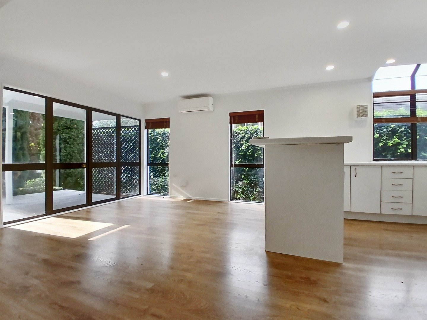  Peacefull four bedroom Mount Eden Home! photo