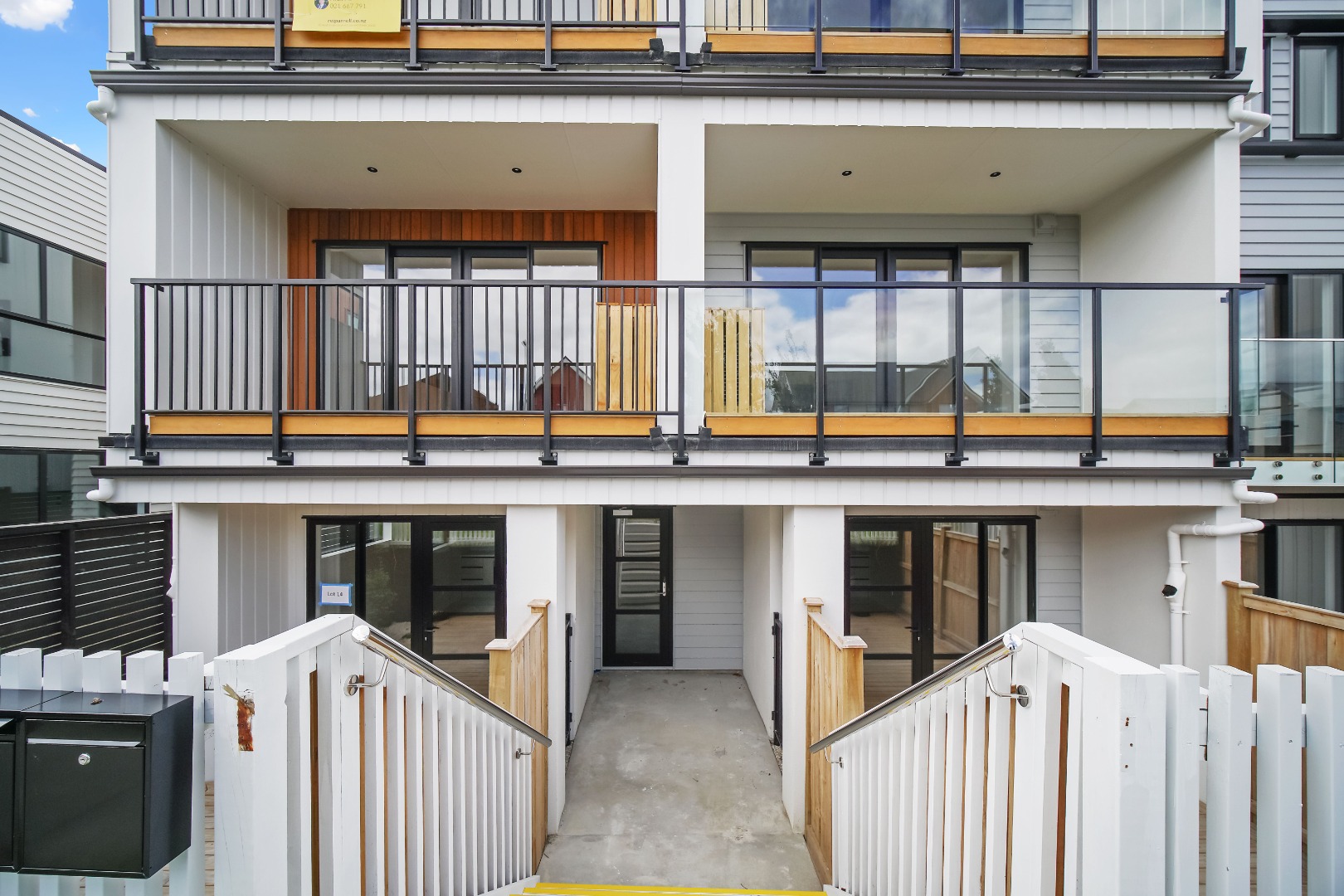 NEWLY built sunny one bedroom apartment in Hobsonville photo