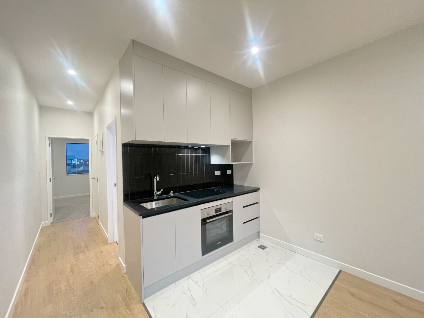 NEWLY built sunny one bedroom apartment in Hobsonville photo