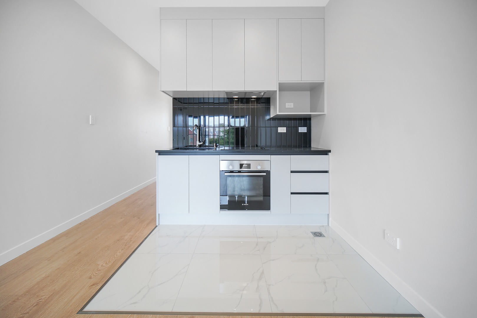 NEWLY built sunny one bedroom apartment in Hobsonville photo