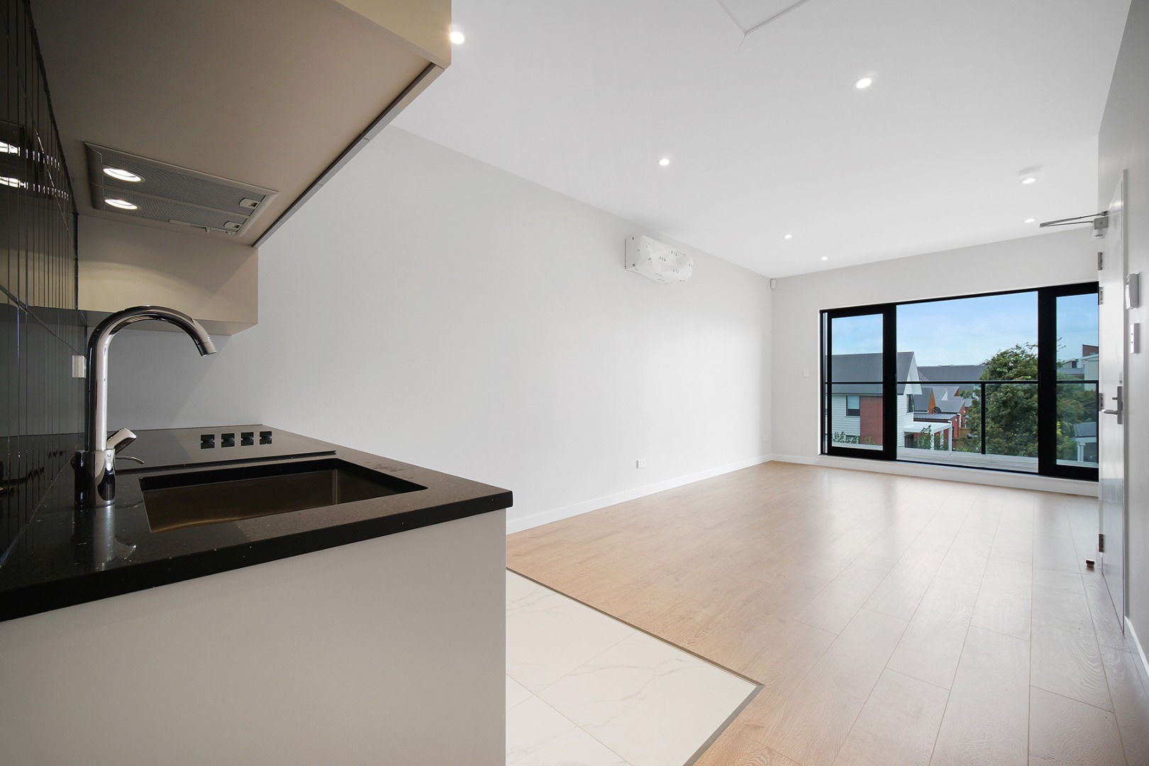 NEWLY built sunny one bedroom apartment in Hobsonville photo
