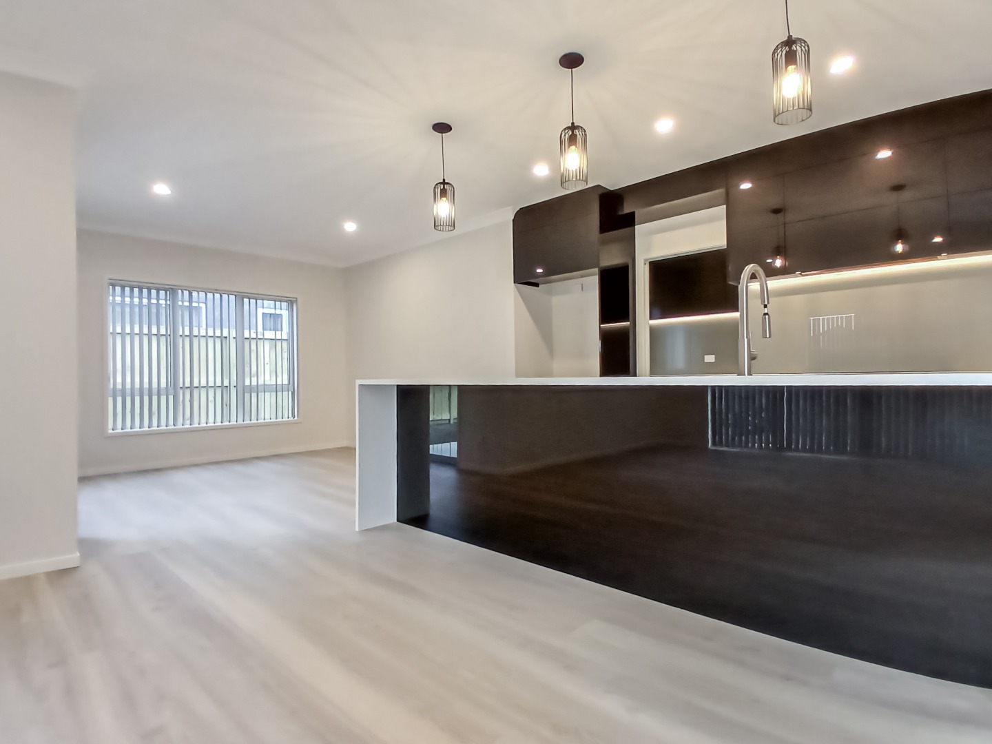 Stunning Brand new 6 x bedroom Papatoetoe home! photo