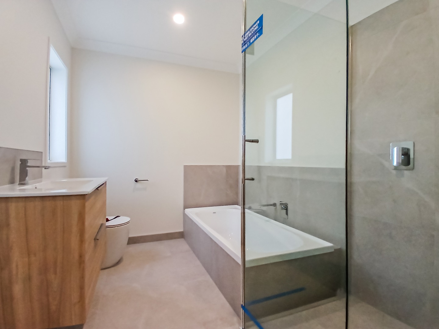 Stunning Brand new 6 x bedroom Papatoetoe home! photo