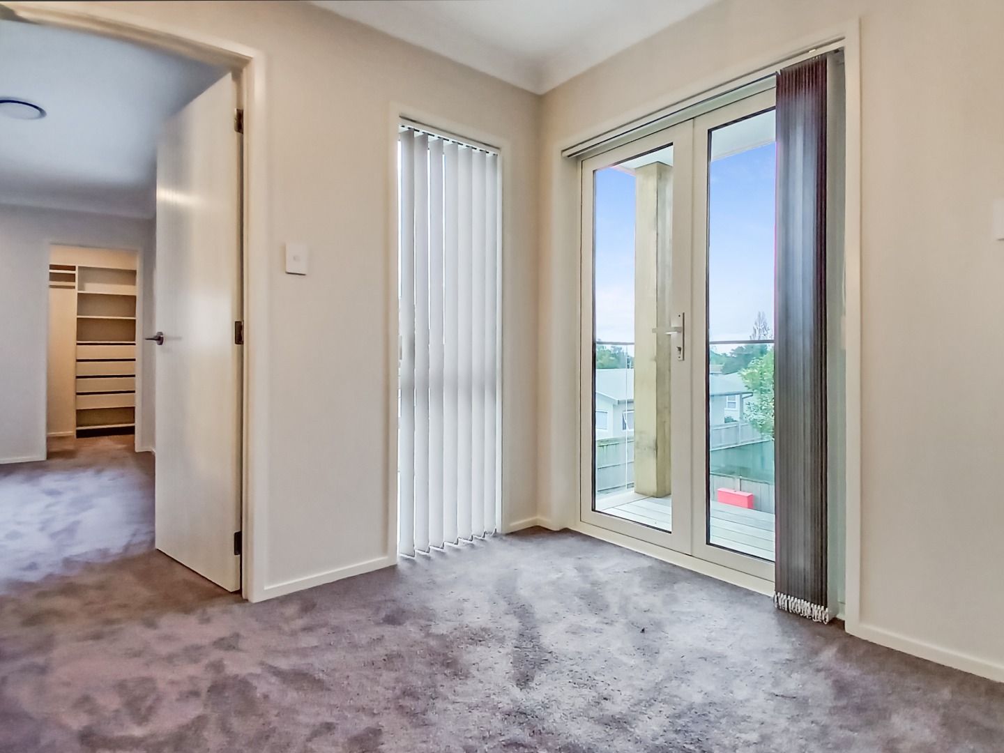 Stunning Brand new 6 x bedroom Papatoetoe home! photo