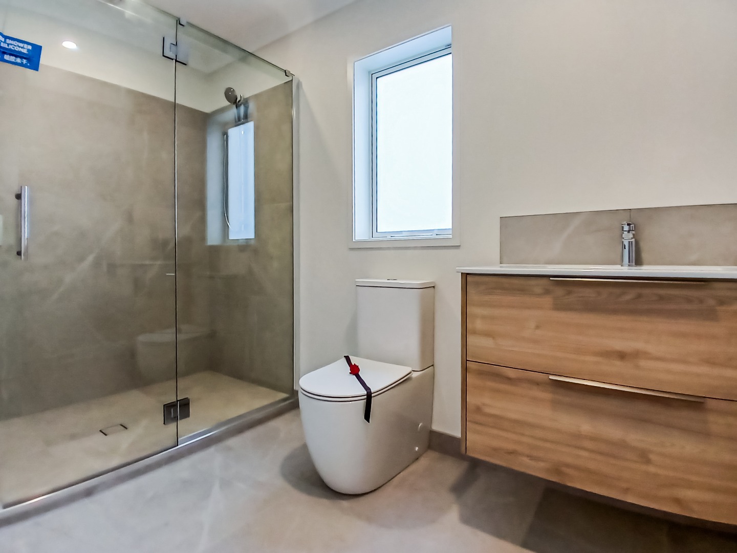 Stunning Brand new 6 x bedroom Papatoetoe home! photo