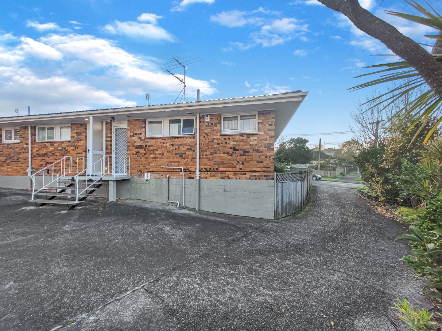 Refurbished two bedroom Onehunga mall unit. photo