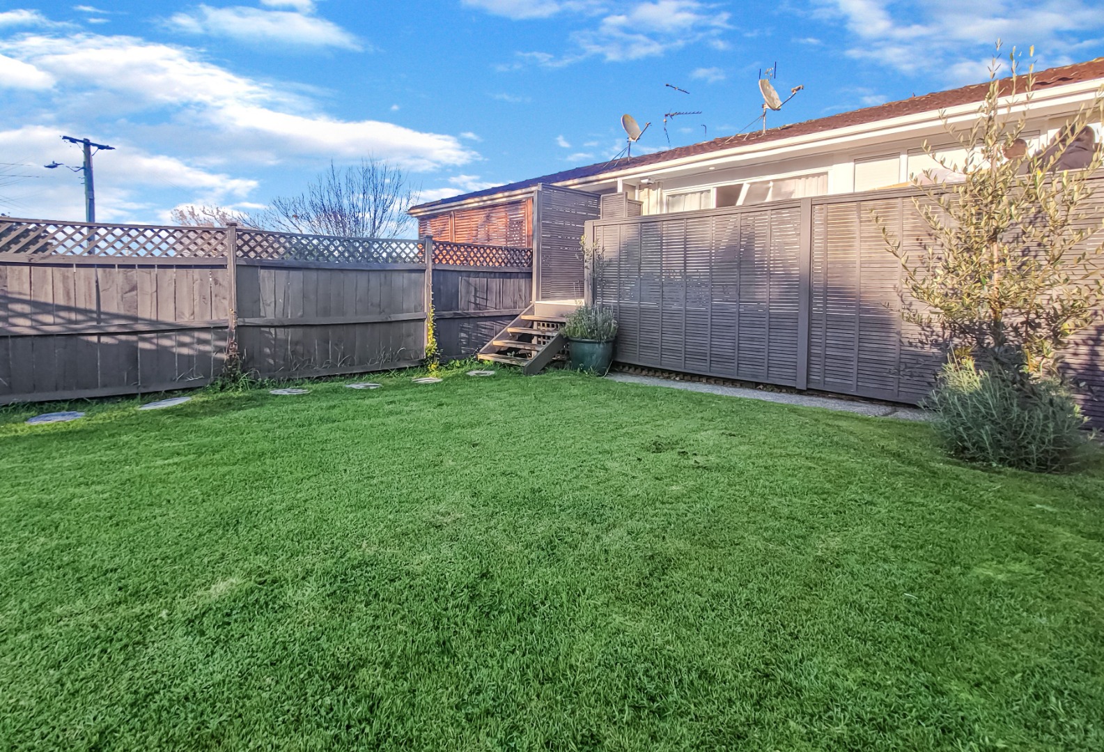 Refurbished two bedroom Onehunga mall unit. photo