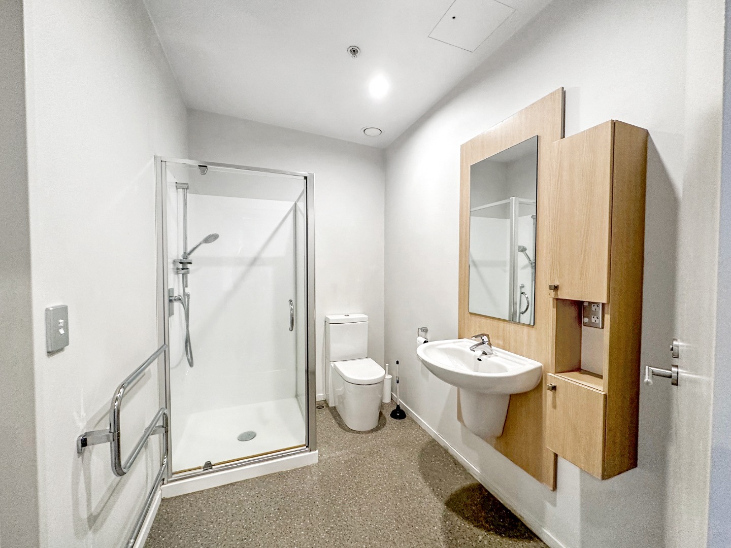 Two-Bedroom Apartment in Prime Newmarket Location photo