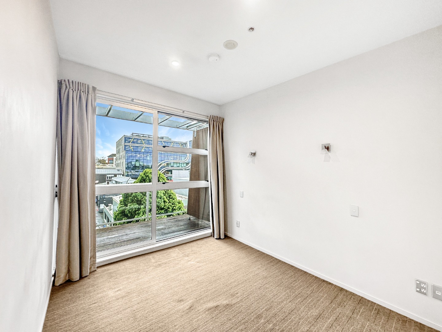 Two-Bedroom Apartment in Prime Newmarket Location photo