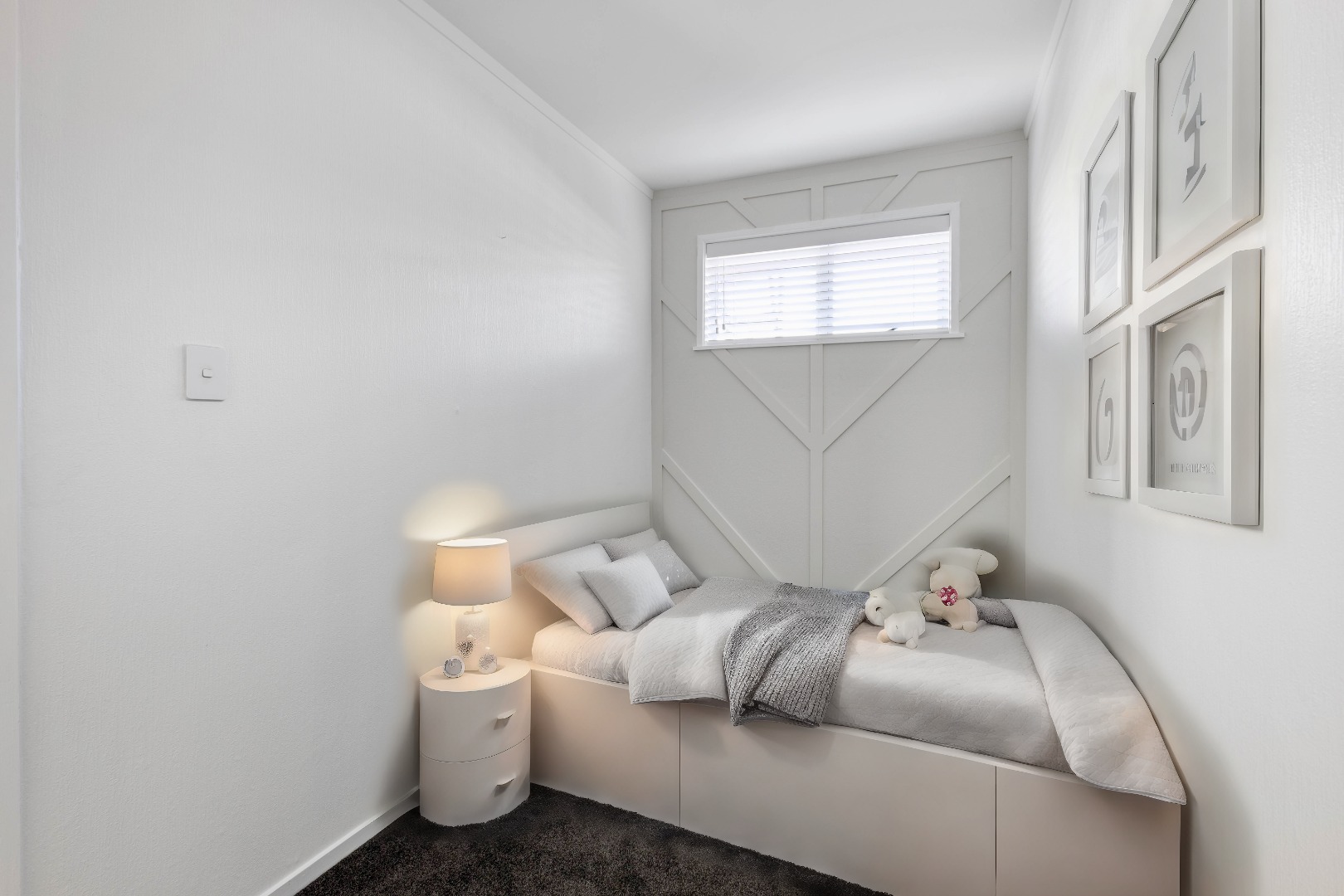 Refurbished two bedroom Onehunga mall unit. photo