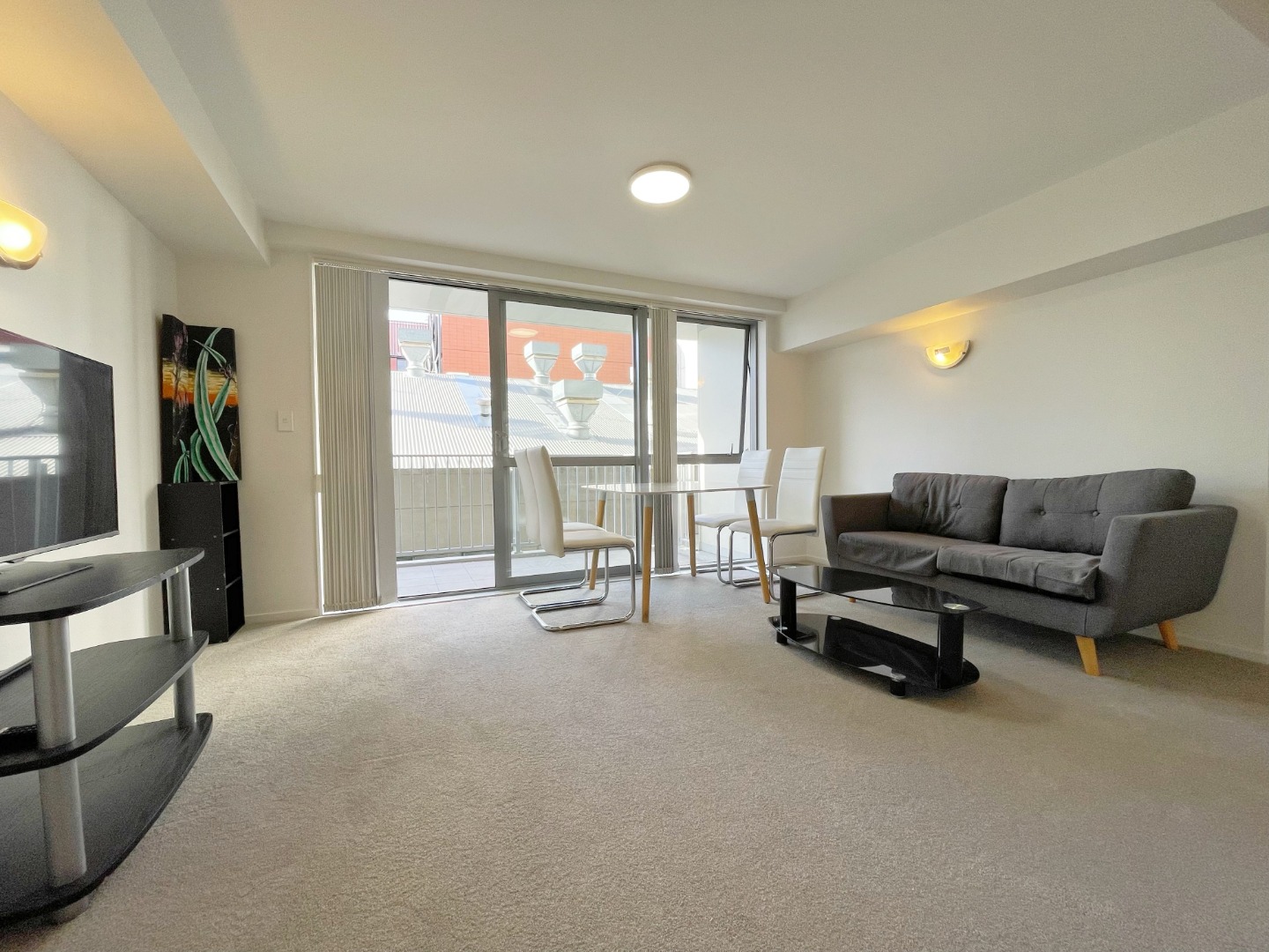 Cozy one bedroom Hobson St apartment  photo