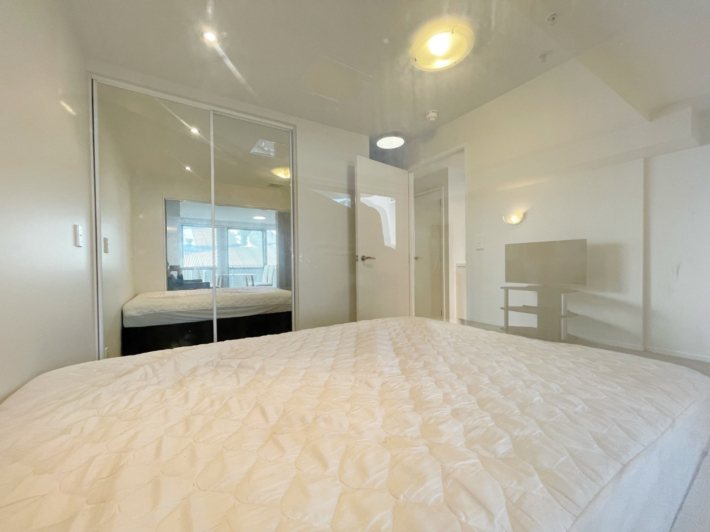 Cozy one bedroom Hobson St apartment  photo