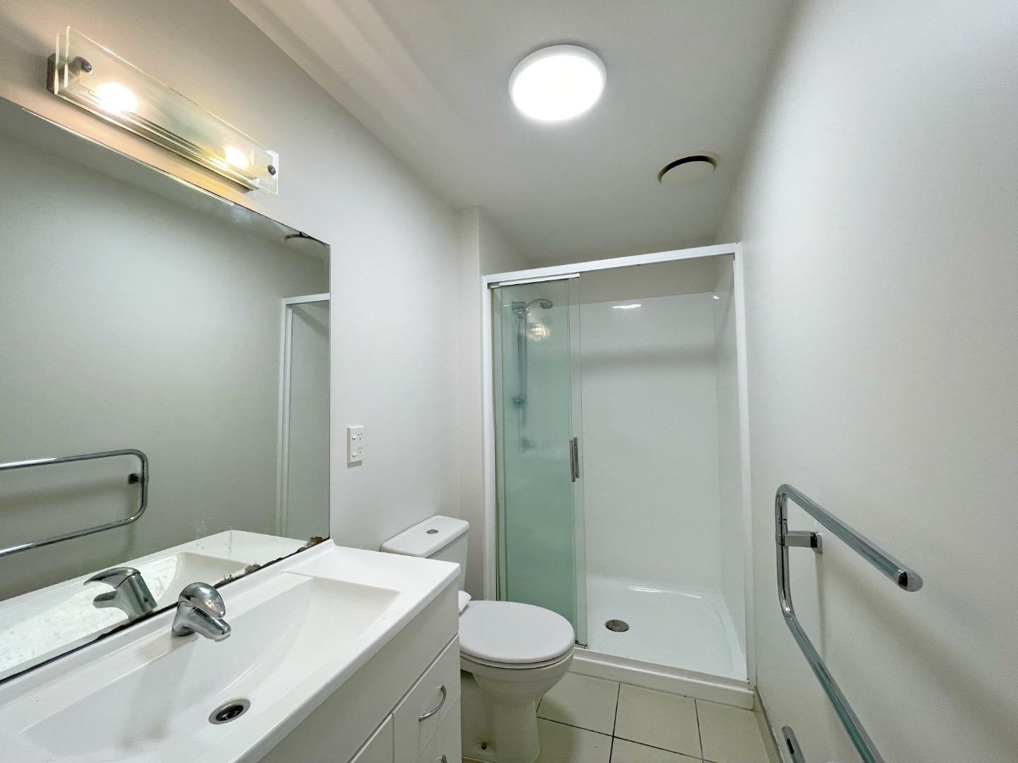 Cozy one bedroom Hobson St apartment  photo