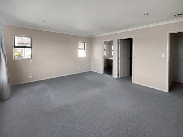 LOOKING FOR A SPACIOUS 4 BED FAMILY HOME IN MILLWATER-LOOK NO FURTHER photo