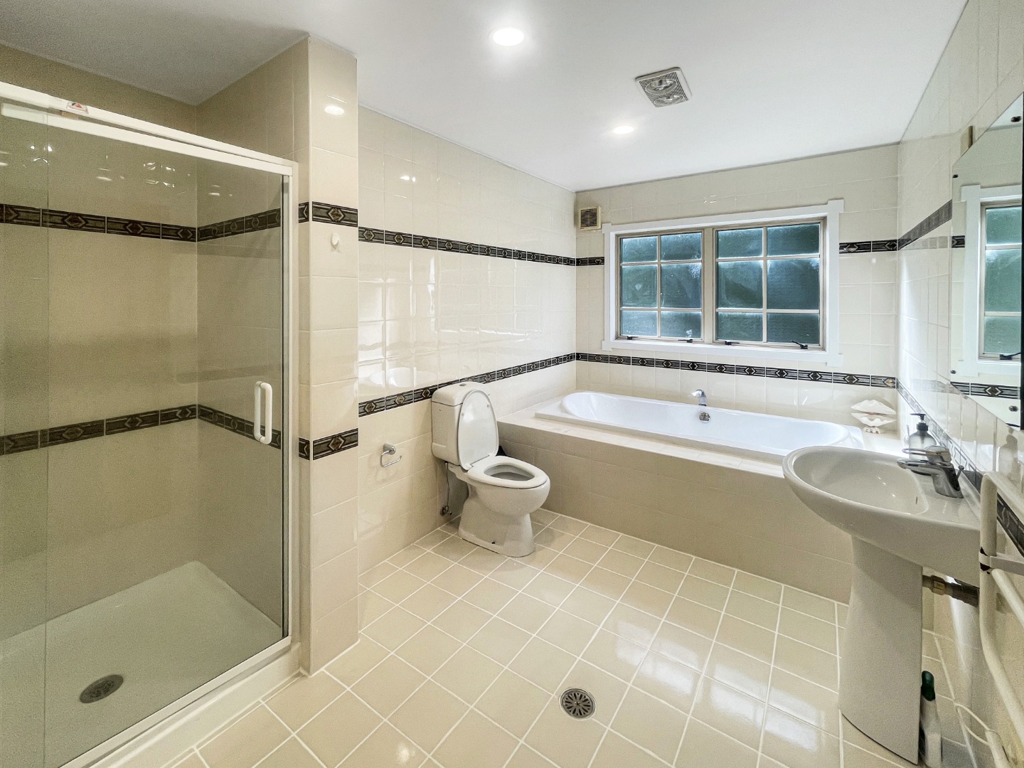 Remuera, 5bedroom Executive home  photo