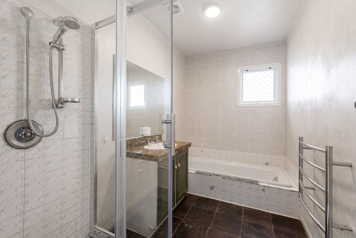 Sunny 3 bedroom family home in Glen Eden photo