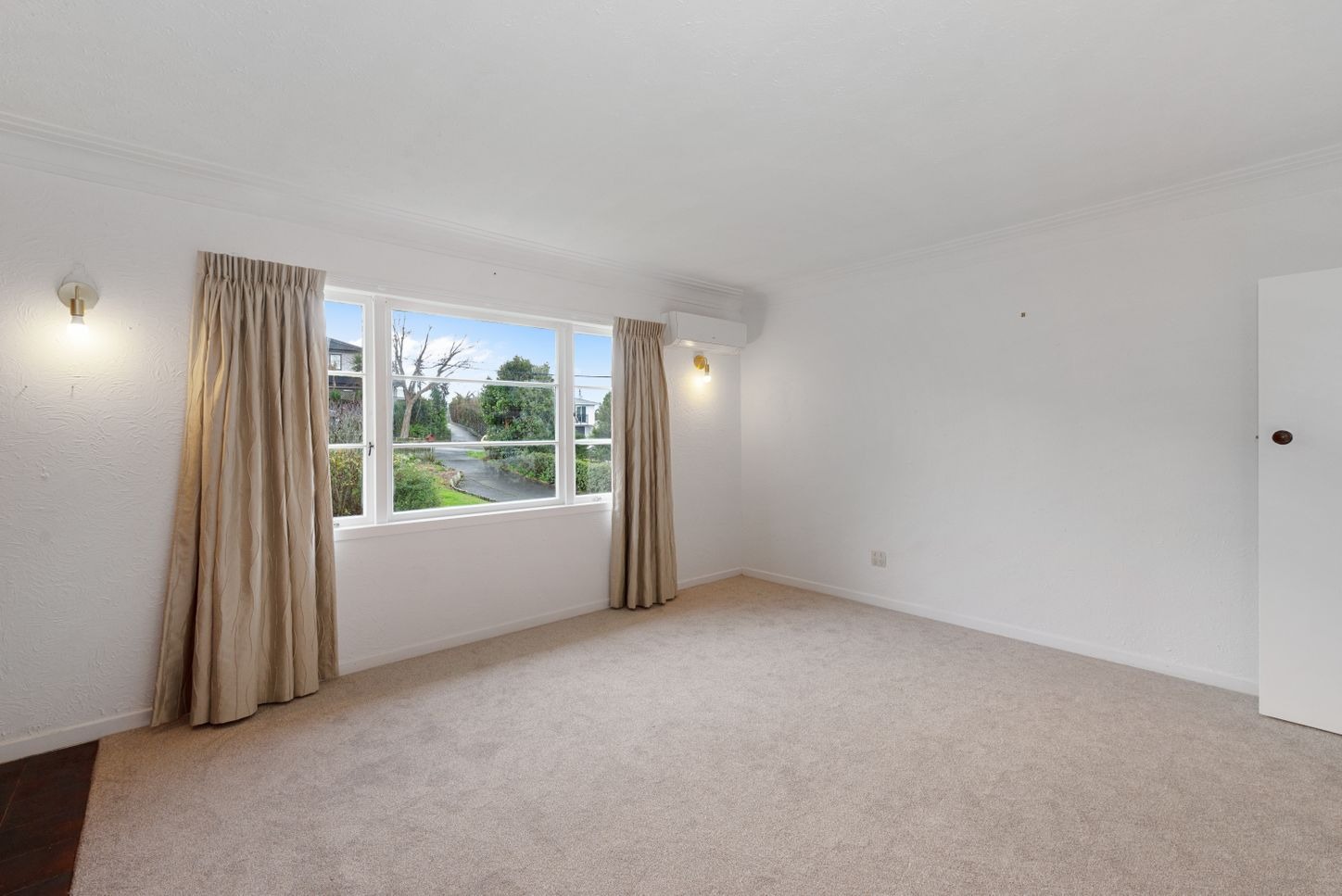 Sunny 3 bedroom family home in Glen Eden photo