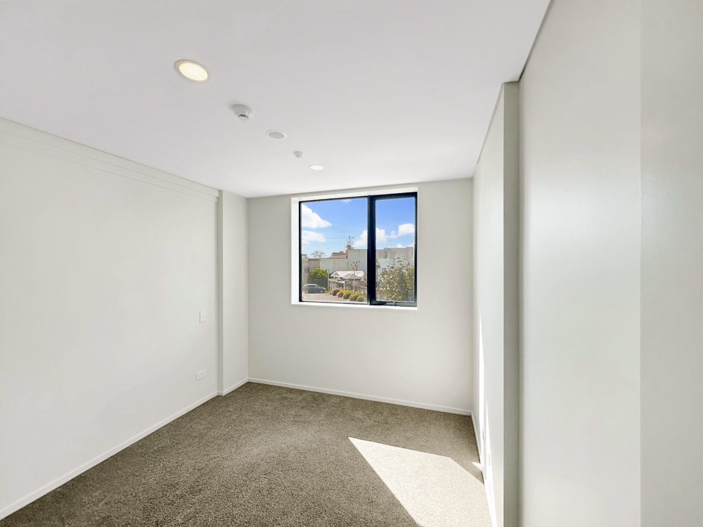 Modern Two-Bedroom Apartment for Rent! photo