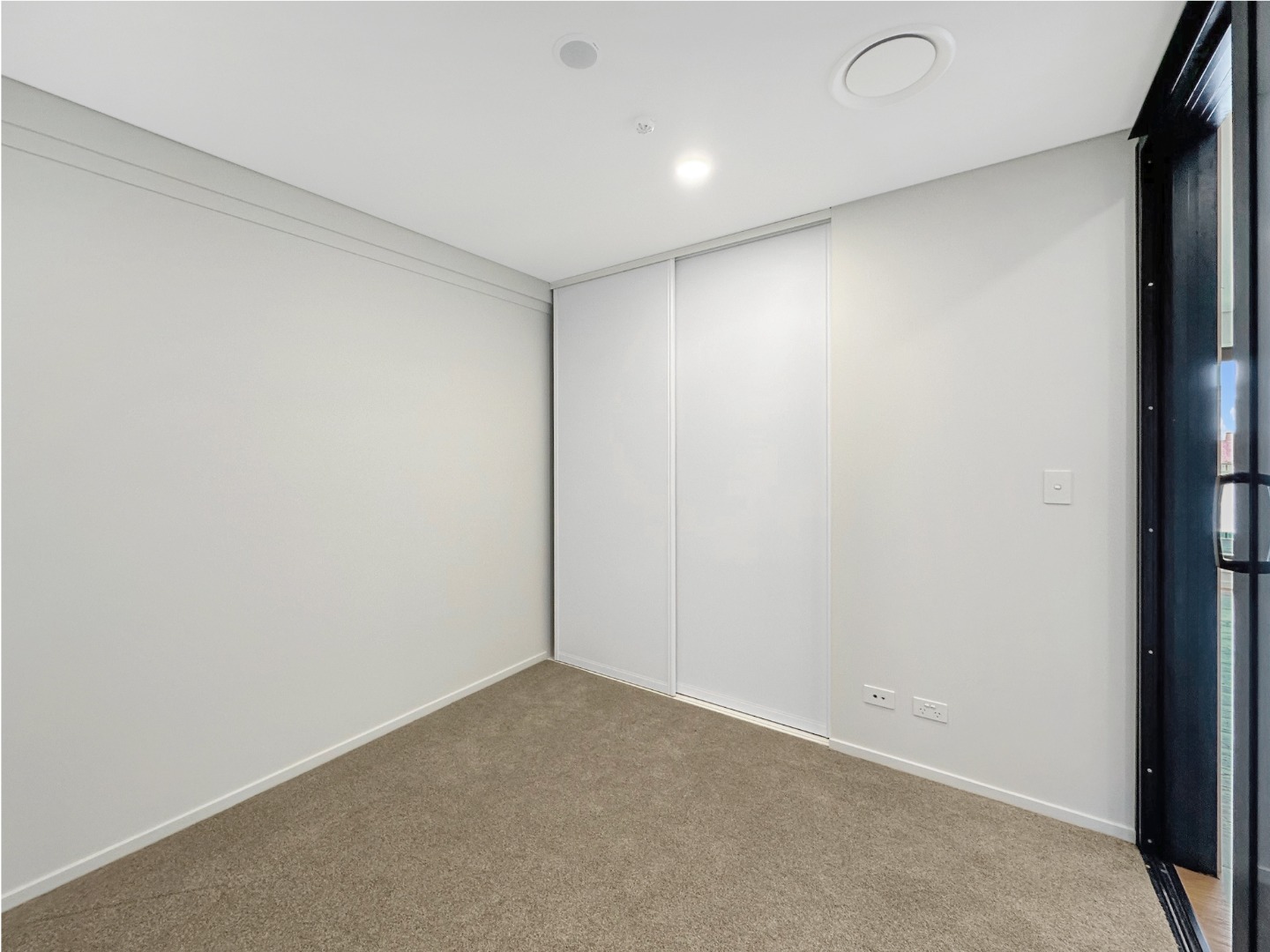 Modern Two-Bedroom Apartment for Rent! photo