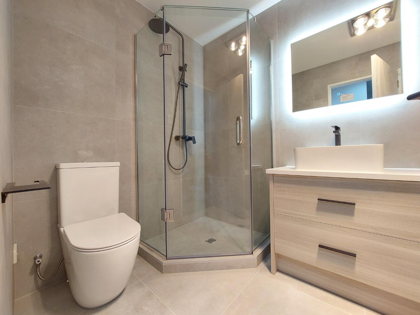 Exceptional 3-Level 4-Bedroom townhouse in Double Grammar Zone! photo